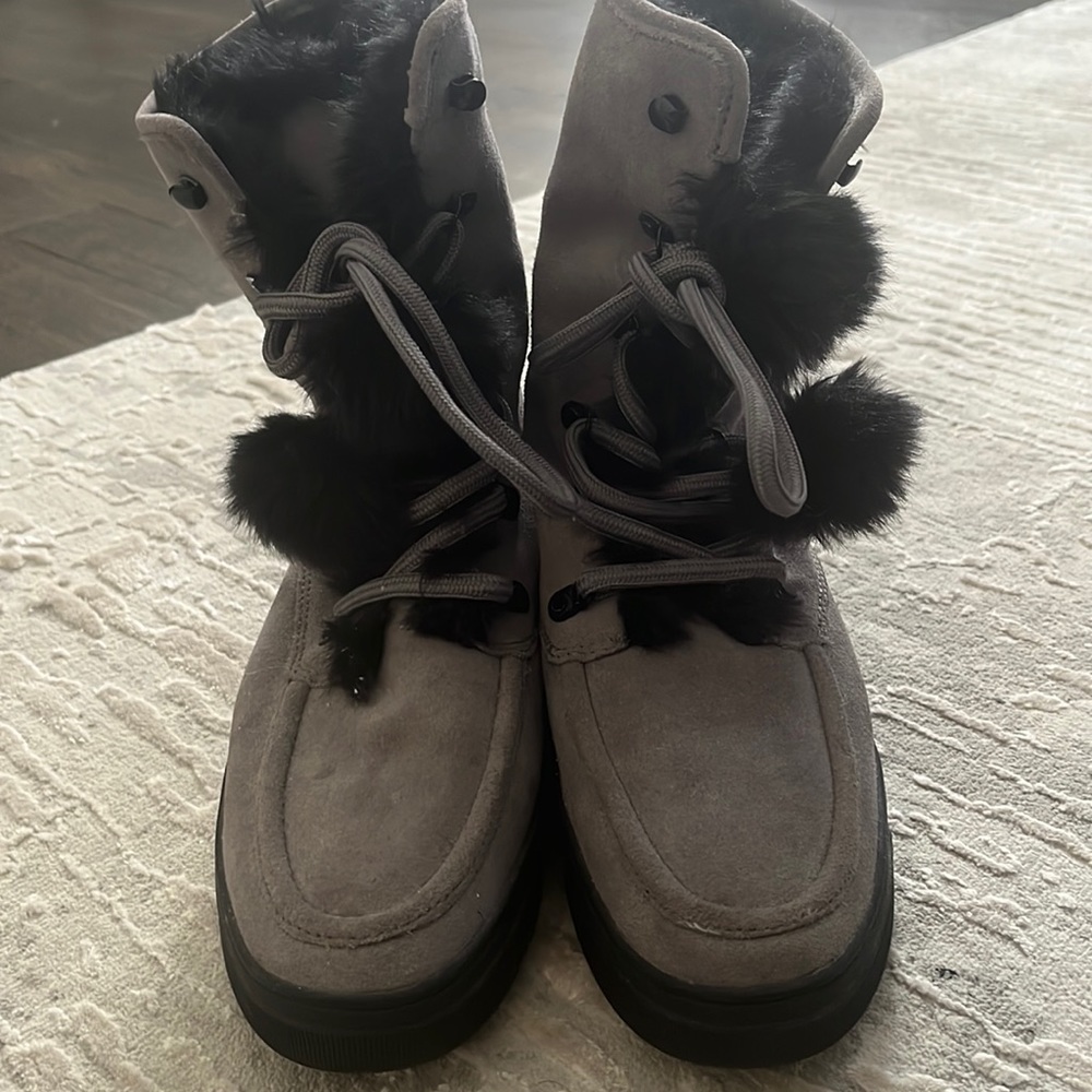 Michael Kors size 9 warm booties gray with fur